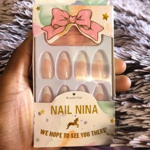 Press on nails